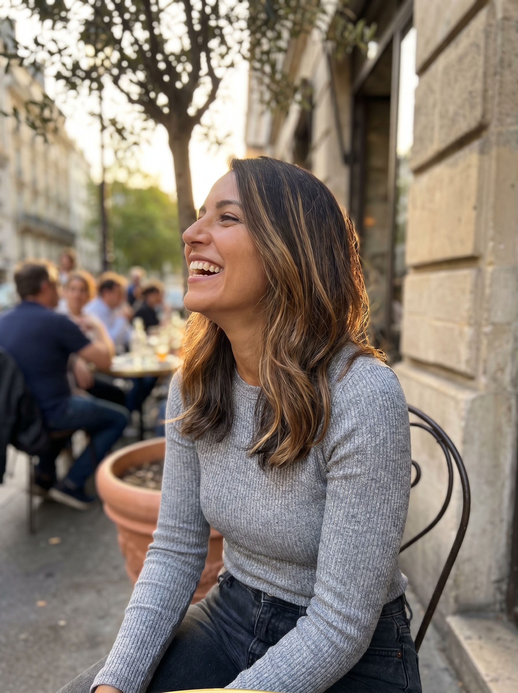 Espresso & Caramel Layers Hair 2026 Sophisticated espresso base with internal caramel brown summer hair 2026 layers, creating a subtle, dimensional look ideal for work and everyday wear.