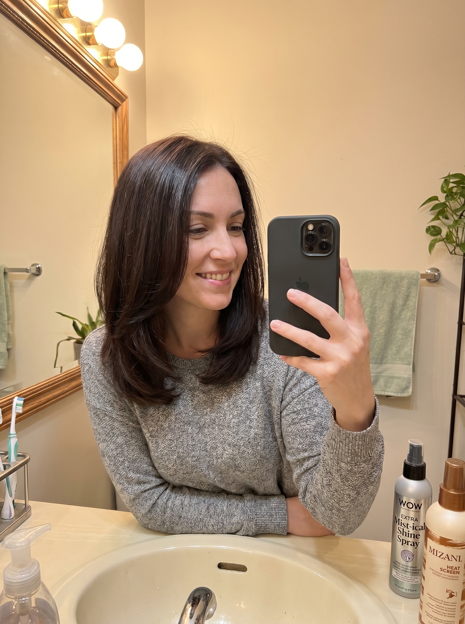 Glossed Espresso Butterfly Cut — Luxurious Chocolate Brown Hair 2026 Luxurious Glossed Espresso Butterfly Cut with deep espresso and dark chocolate tones for a glamorous chocolate brown summer hair 2026 style.