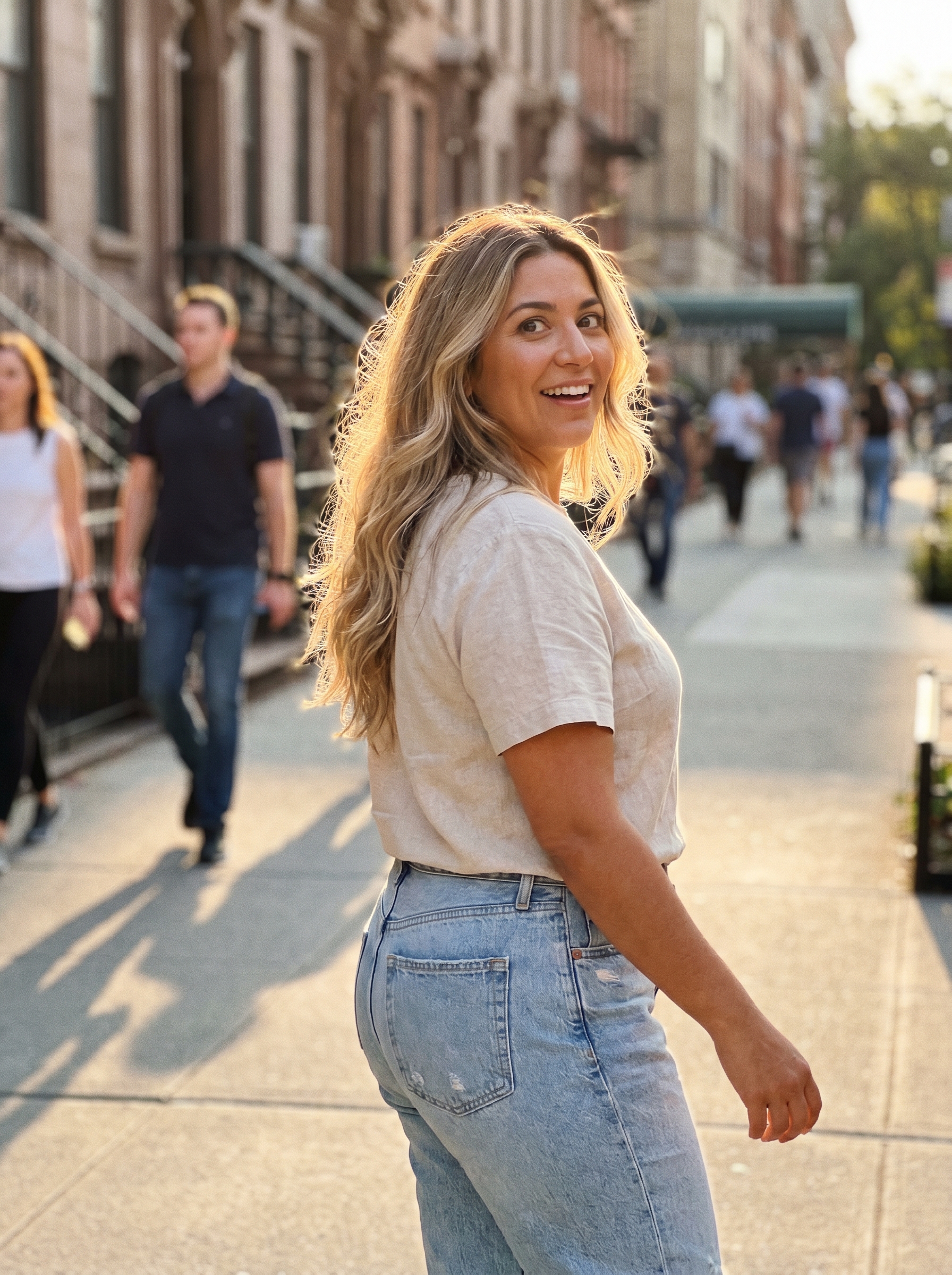 Effortless sun-kissed Linen Blonde Balayage, a sophisticated and natural summer hair color option 2026, featuring oatmeal blonde, pale sand, and cream tones.