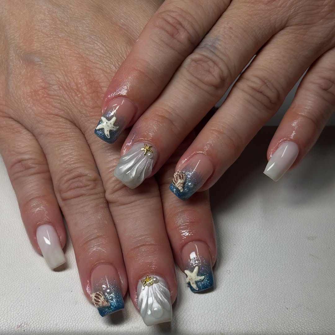 Blue Glitter Fade Mermaidcore Sea Shell Accent Nails