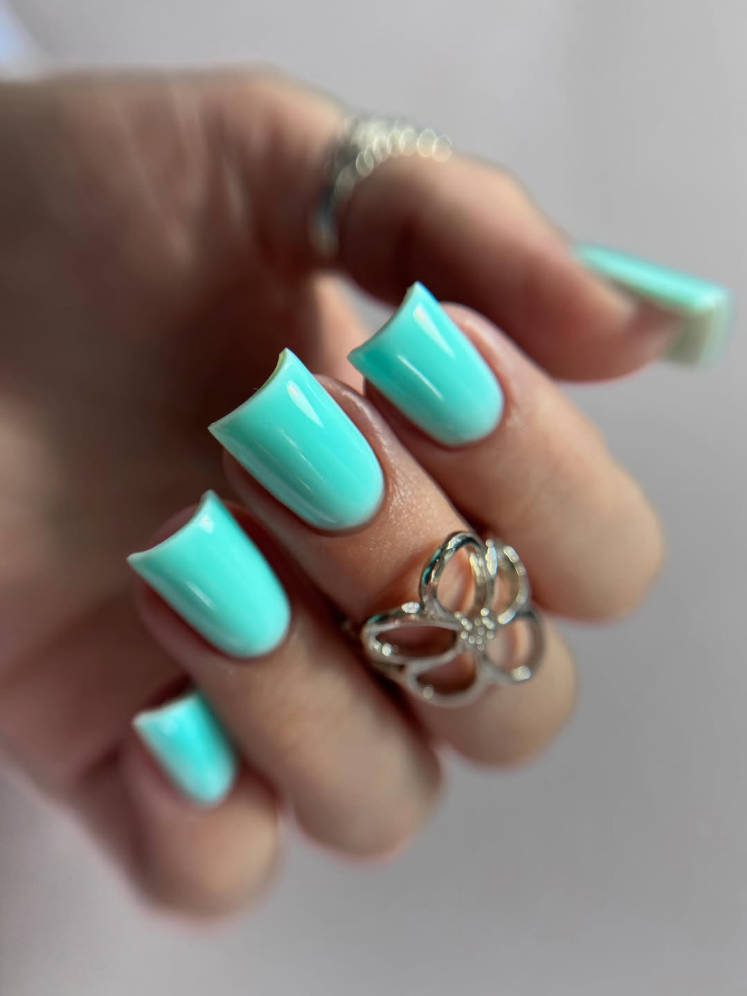 Bright Aqua Blue Cat Eye Gel Nails