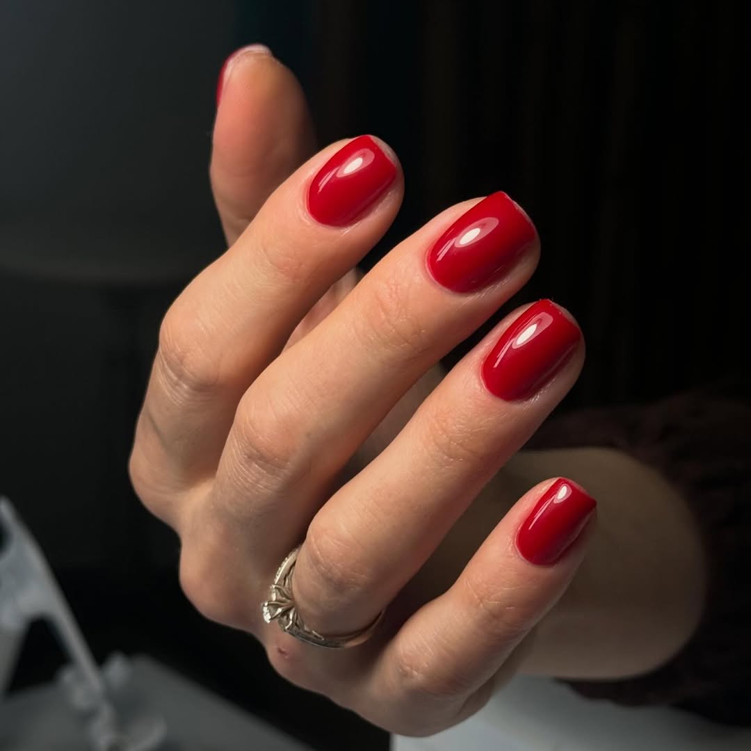 Classic Cherry Red Glossy Short Round Nails