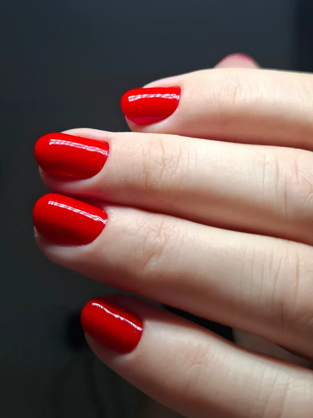 Classic Cherry Red Short Round Glossy Nails
