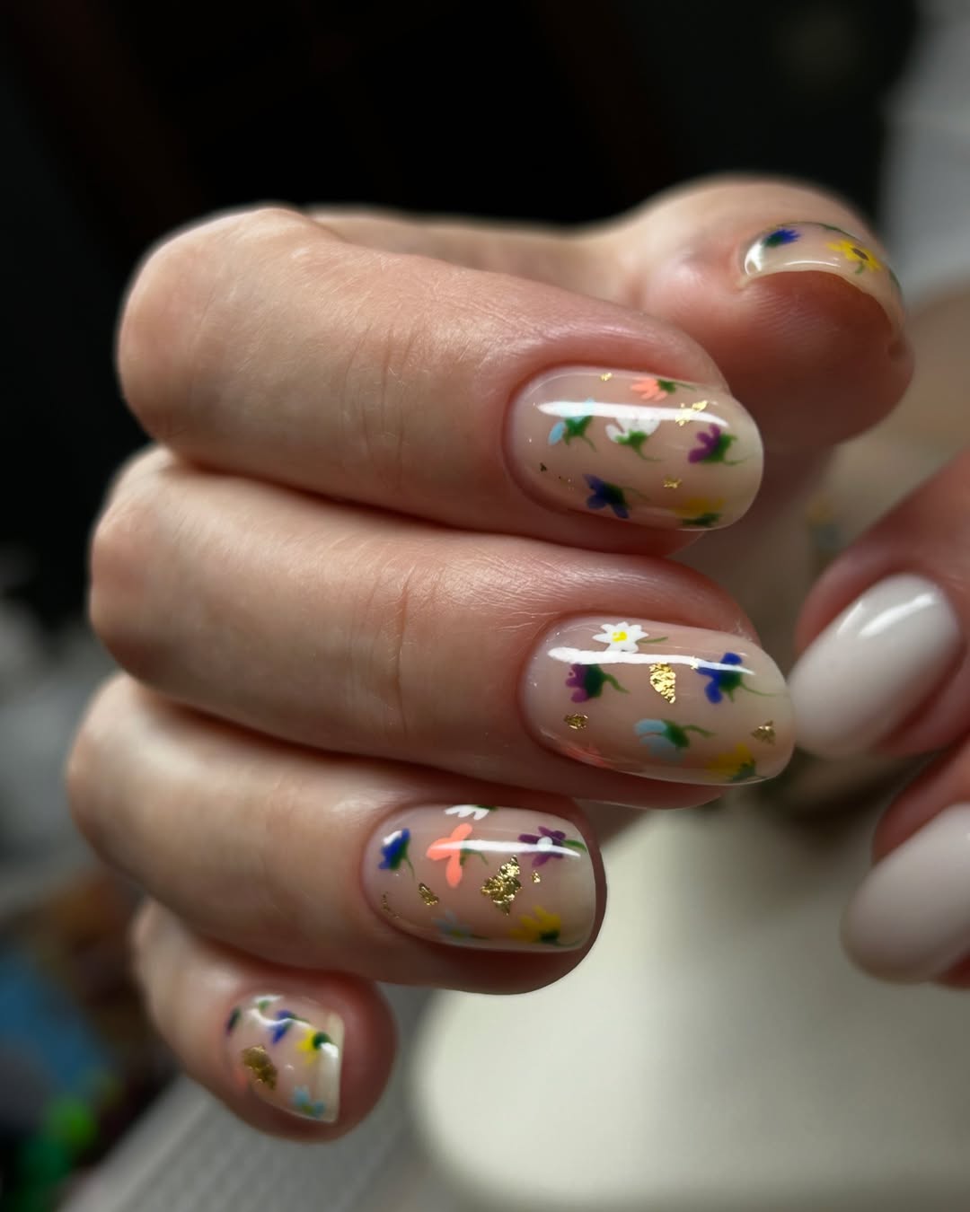 Clear Nude Floral Gold Foil Short Round Nails