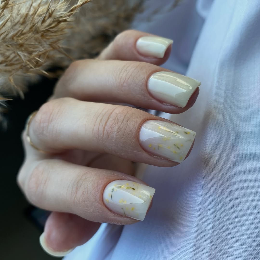 Encapsulated Dried Flower Pearl White Square Nails