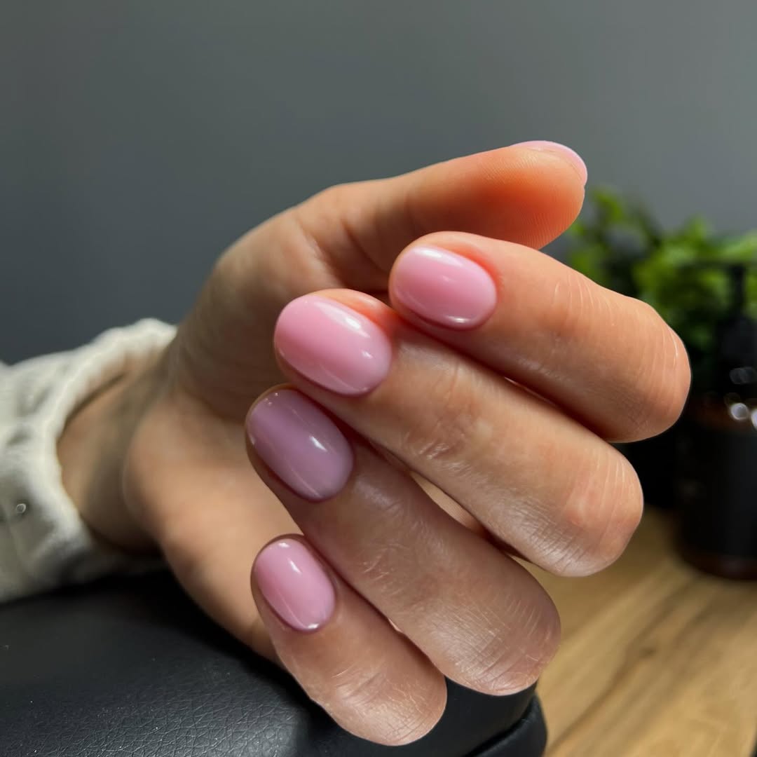 Glossy Bubblegum Pink Short Oval Nails