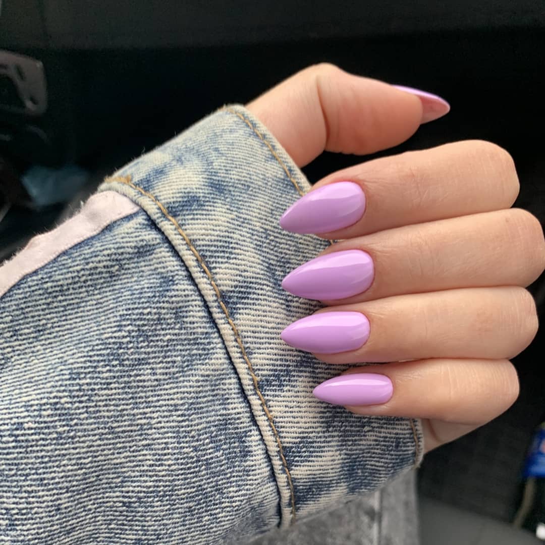 Glossy Lilac Stiletto Summer Nails