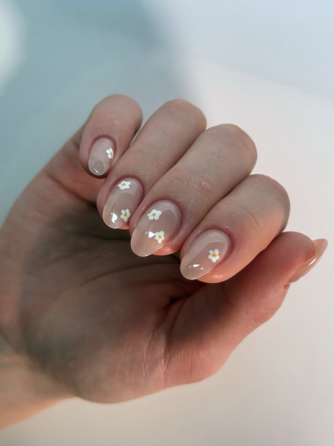 Glossy Nude Daisy Oval Nails
