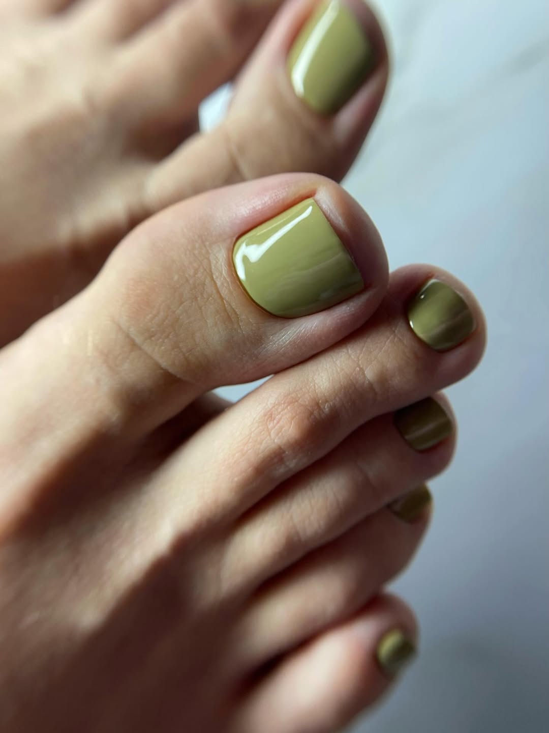 Glossy Olive Green Solid Color Pedicure