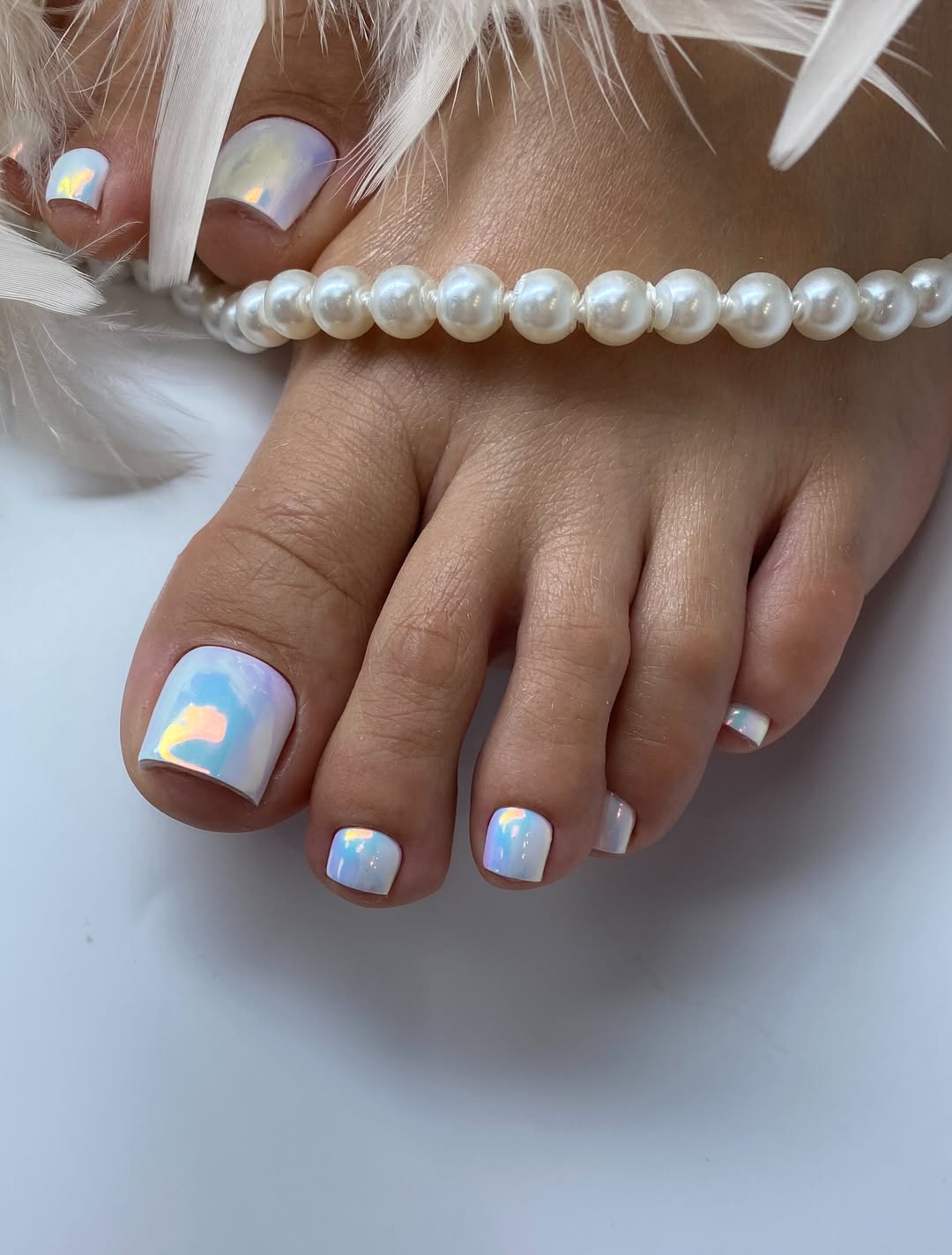 Iridescent Pearl White Short Square Pedicure