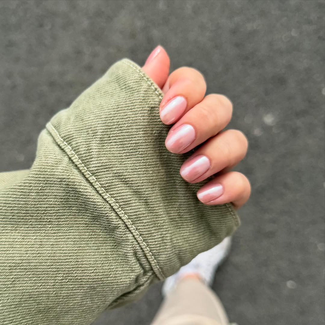 Iridescent Pink Shimmer Short Oval Nails