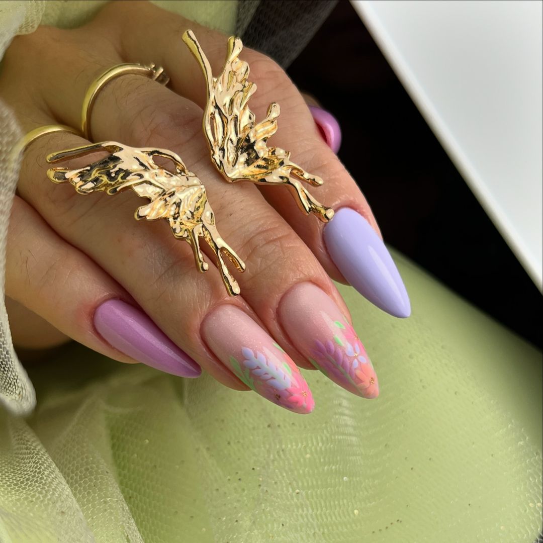 Lavender Floral Stiletto Accent Nails