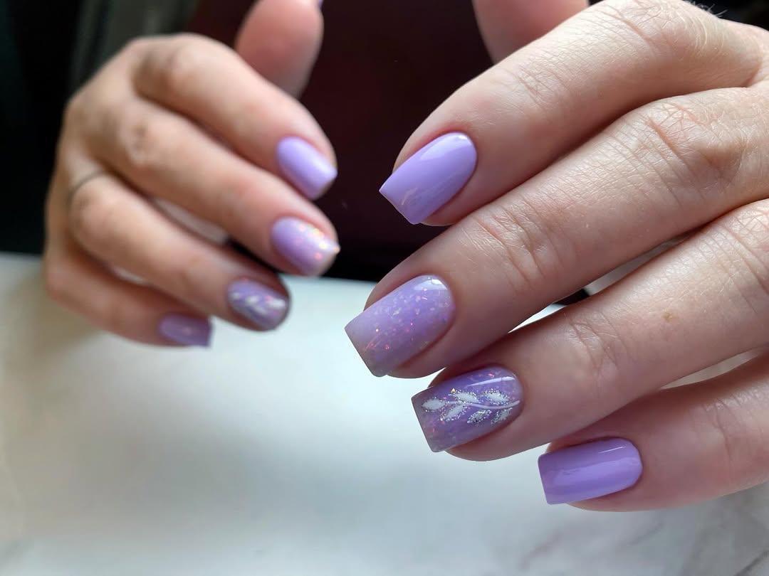 Lilac Glitter and Leaf Artwork Short Square Nails