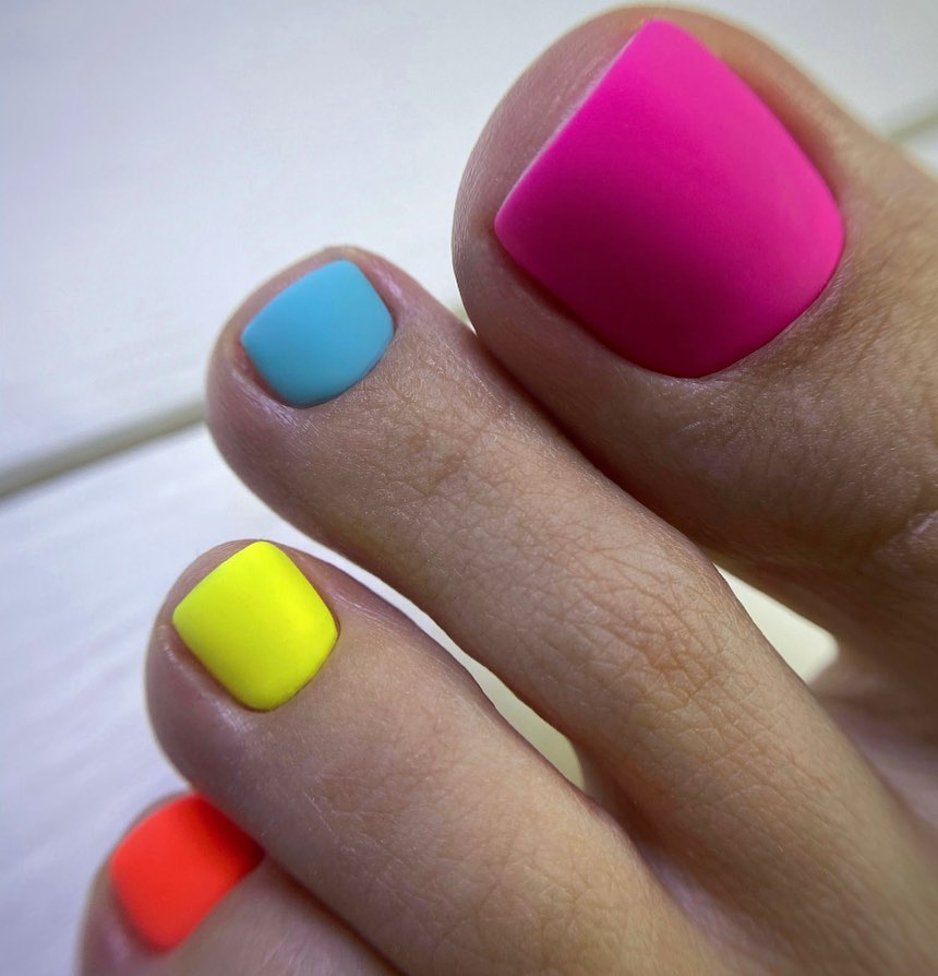 Matte Neon Bright Mismatched Short Pedicure