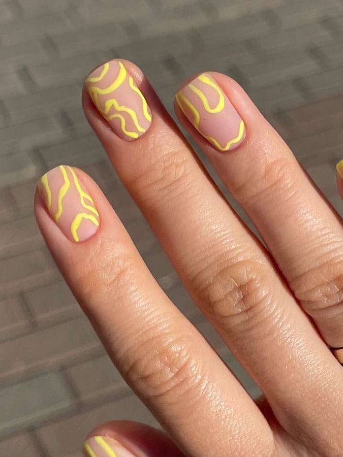Matte Nude Squiggle Wave Short Square Nails