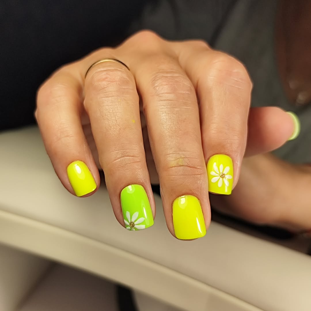 Neon Lemon Lime Daisy Fun Nails