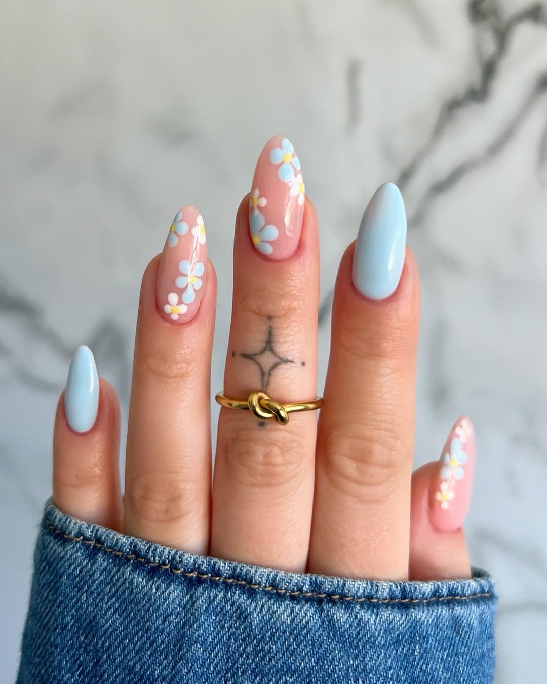 Pastel Blue Daisy Floral Almond Nails