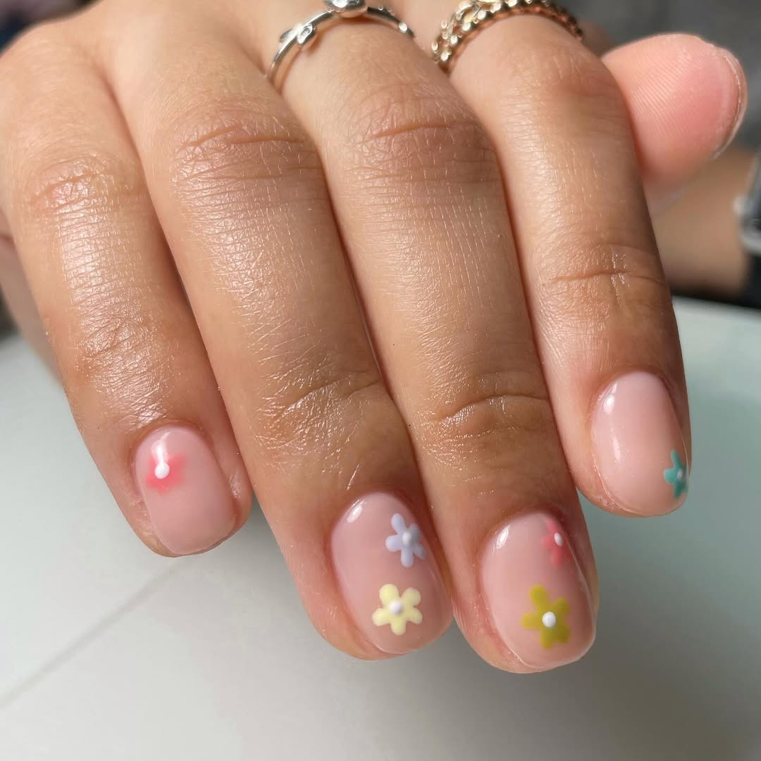 Pastel Whimsical Flower Jelly Short Round Nails