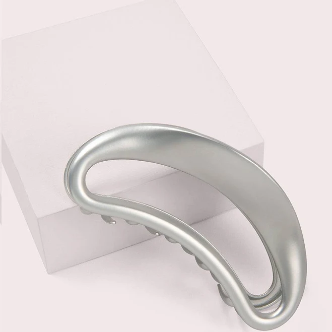 tool Sculpted Silver Claw Clip The Hair Edit $14.99