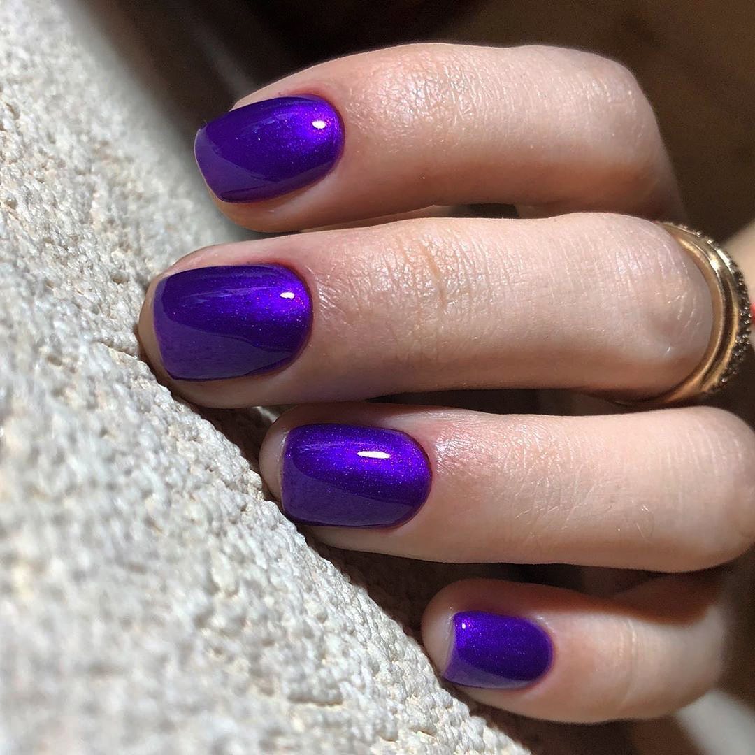 Shimmering Amethyst Purple Glossy Short Round Nails