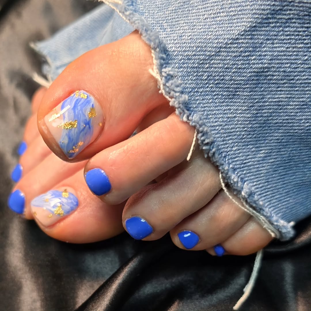 Sky Blue Marble Toes With Gold Flakes