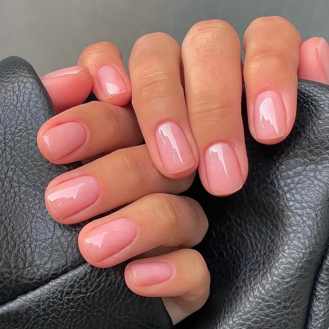 Soft Pink Jelly Gloss Short Round Nails