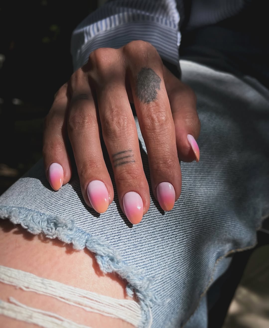 Sunset Peach Pink Ombre Short Oval Nails