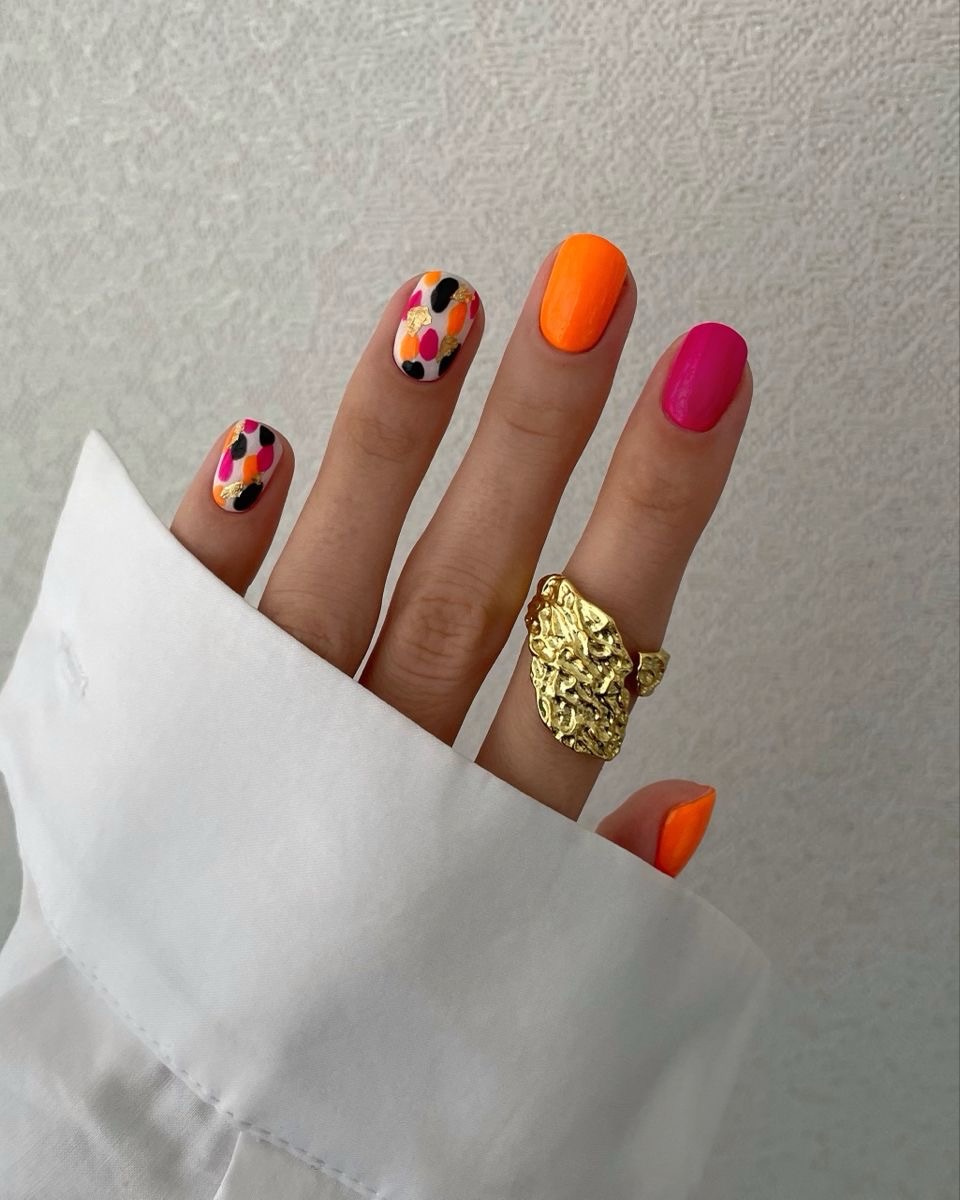 Vibrant Abstract Mis-Matched Short Round Gel Nails