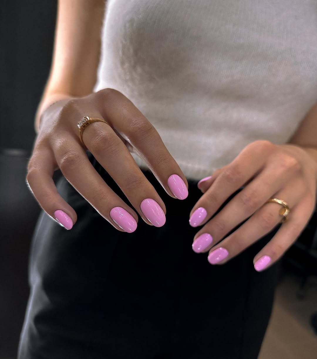 Vibrant Bubblegum Pink Glossy Oval Nails