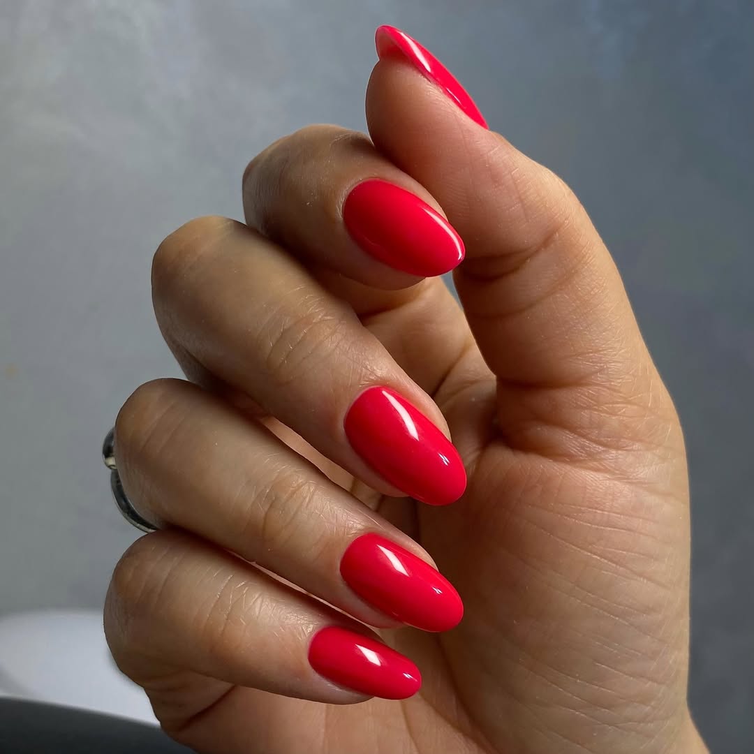 Vibrant Cherry Red Glossy Medium Oval Nails