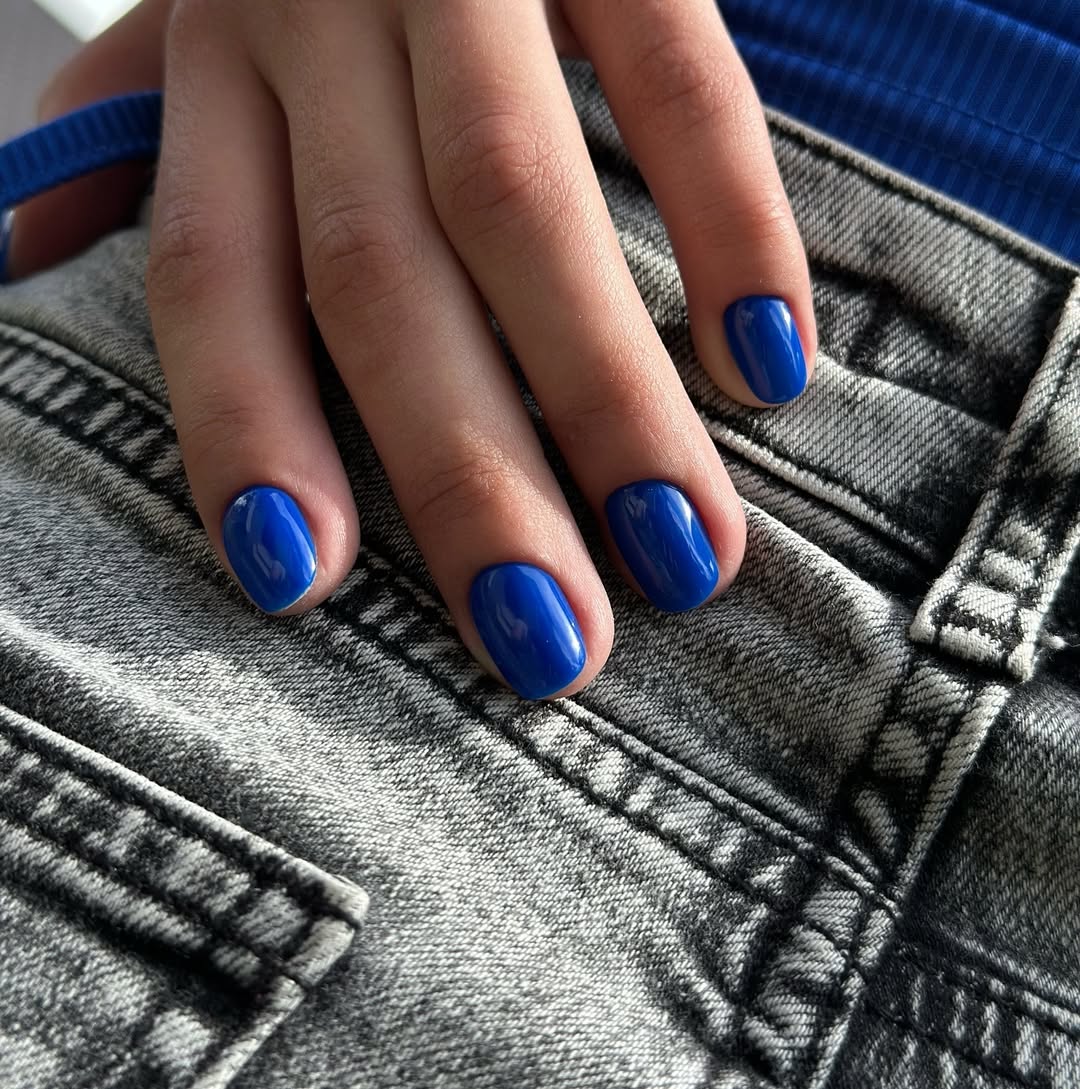 Vibrant Cobalt Blue Glossy Short Round Nails