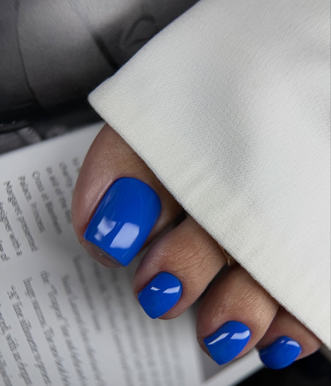 Vibrant Glossy Cobalt Blue Short Pedicure