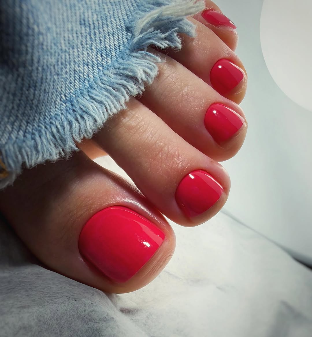 Vibrant Glossy Raspberry Pink Short Pedicure