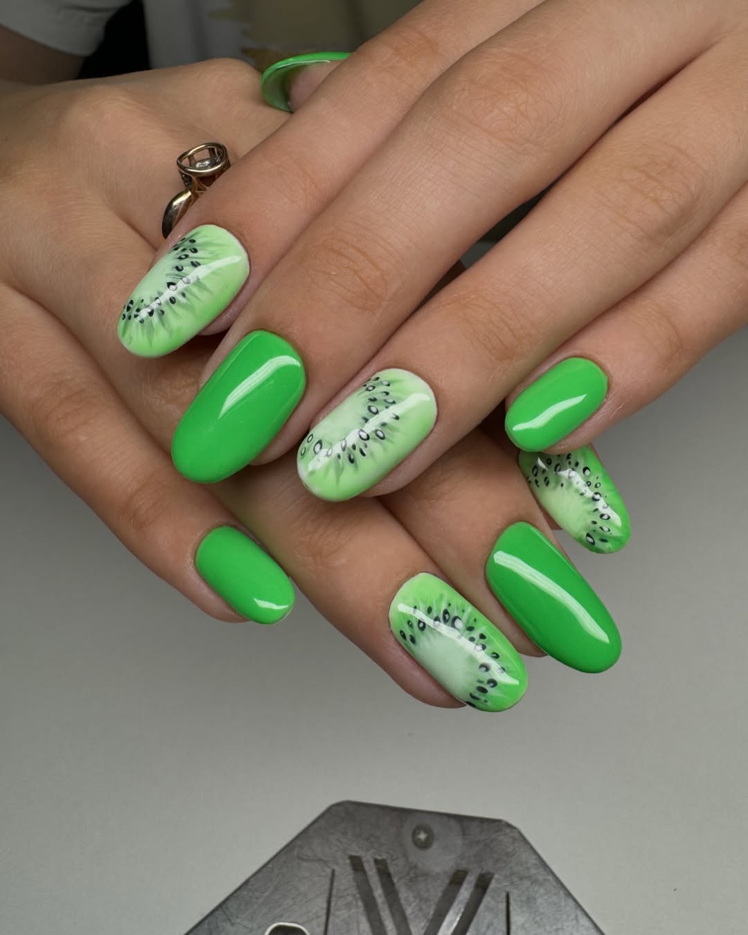 Vibrant Green Kiwi Fruit Accent Glossy Oval Nails