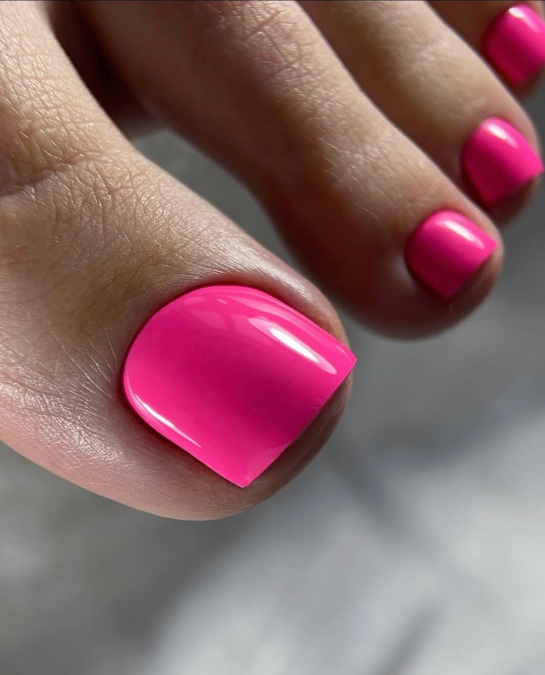 Vibrant Neon Pink Glossy Pedicure Short Square