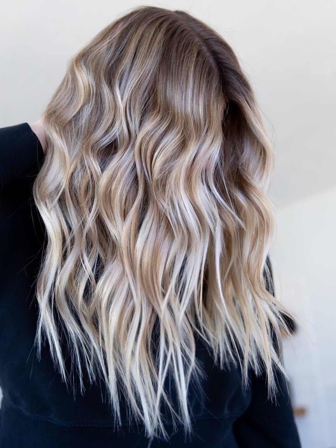 Beach Blonde Hair With Shadow Root Balayage Waves
