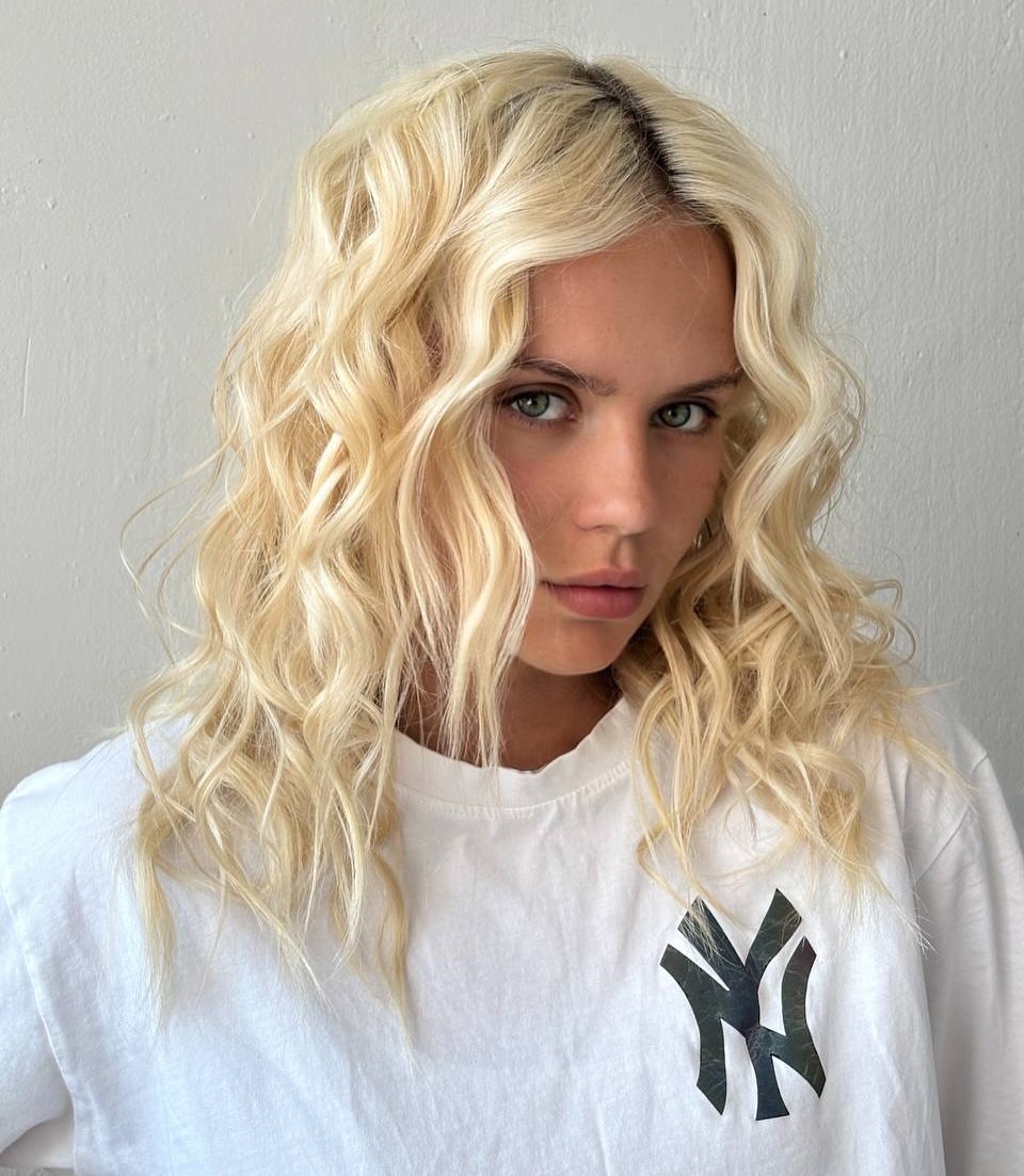 Beachy Waves Blonde Lob With Subtle Ash Tones