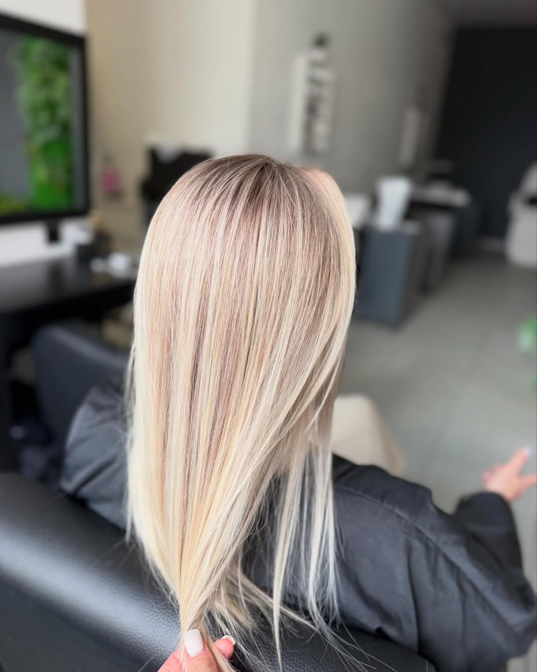 Blended Platinum Blonde With Shadow Root