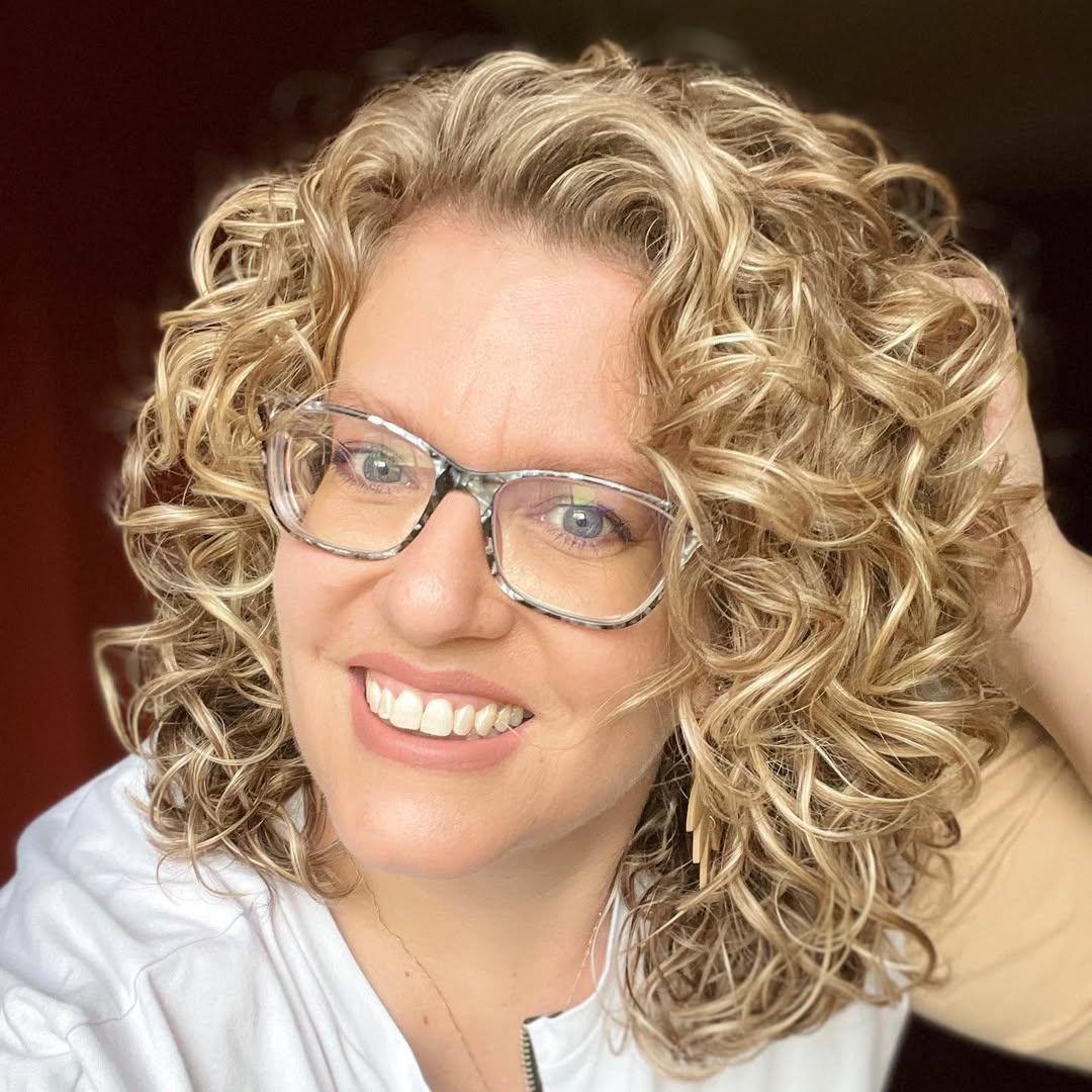 Bouncy Blonde Curls with Defined Volume