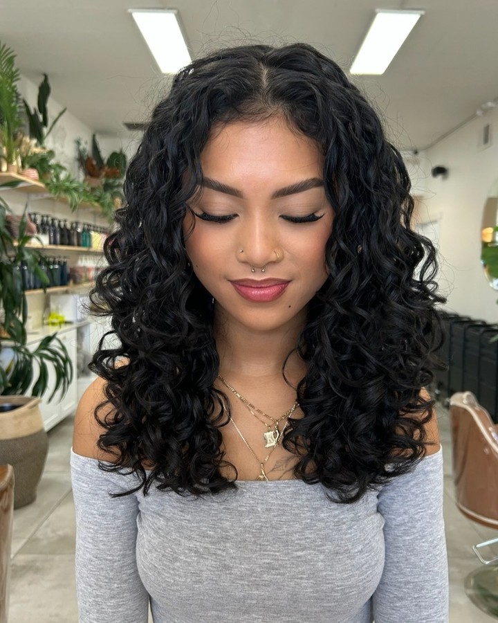 Bouncy Mid-Length Natural Curls