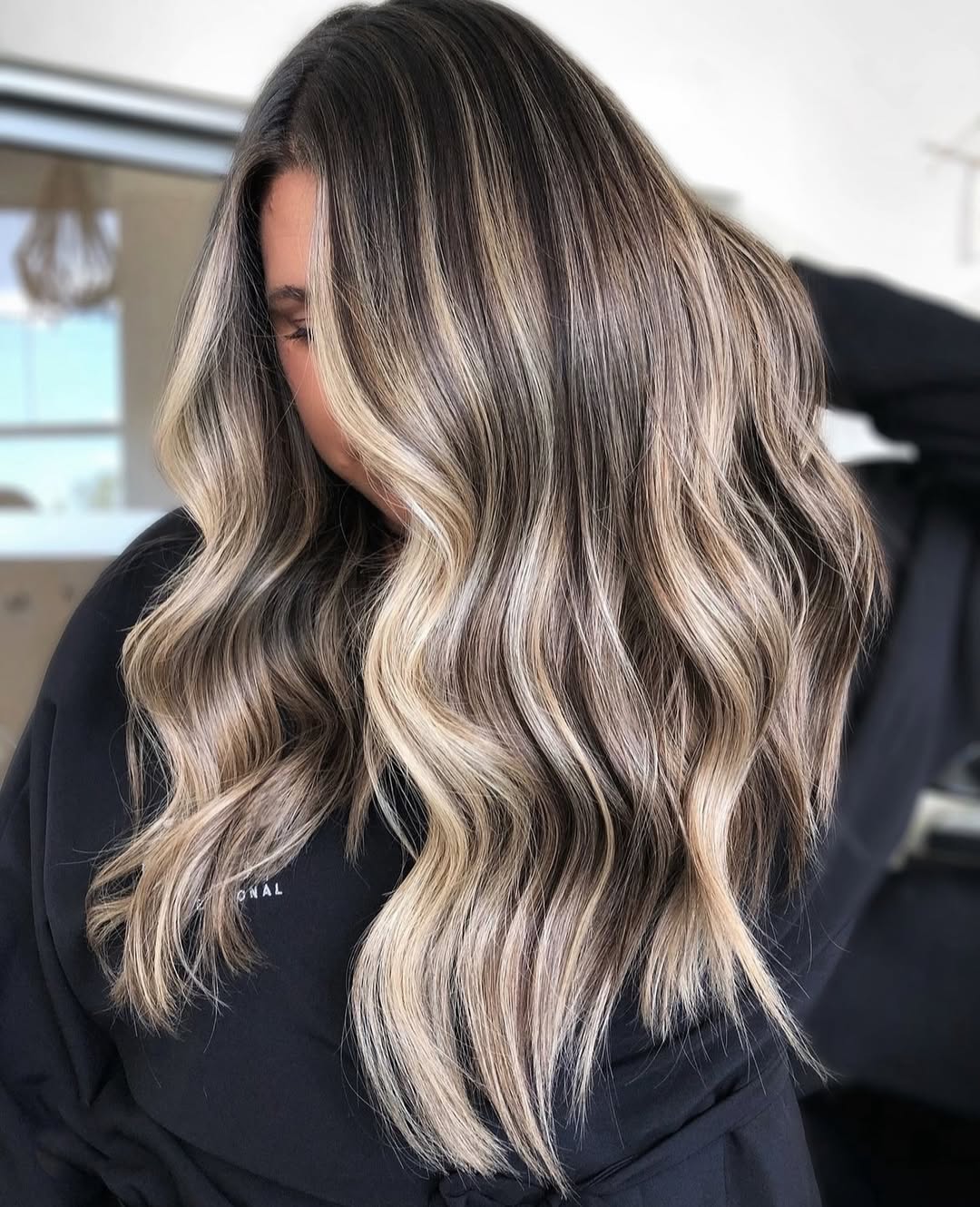 Bronde Balayage With Loose Beachy Waves