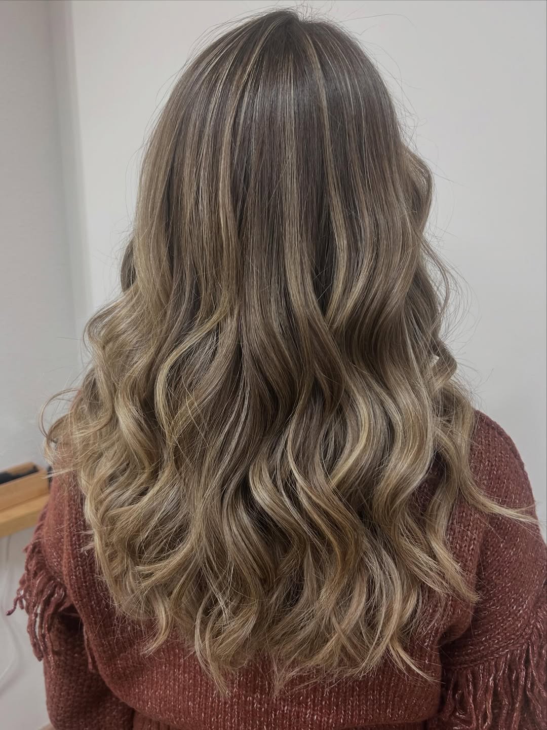 Caramel Blonde Waves With Subtle Shadow Root
