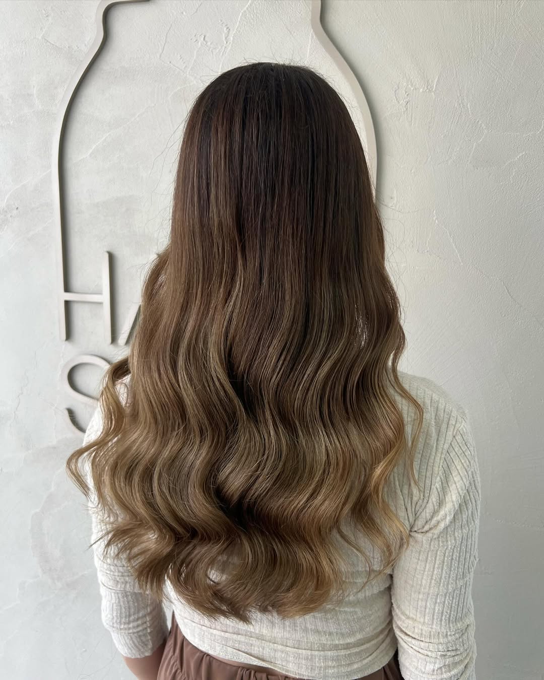 Caramel Brunette Balayage Long Wavy Layers