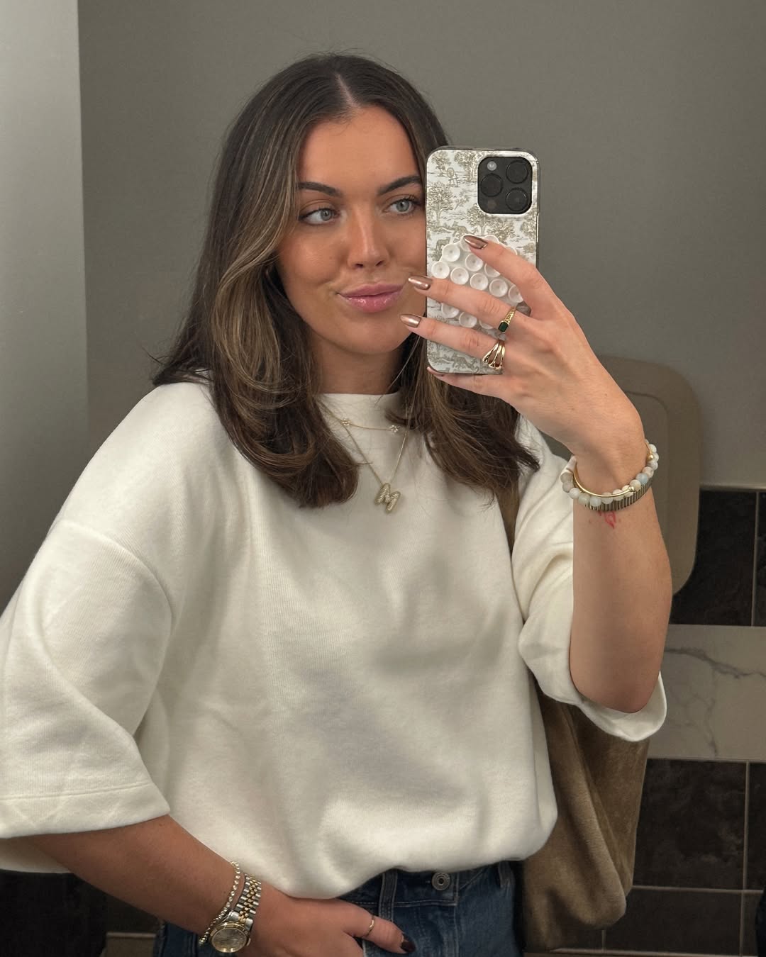Caramel Brunette Face-Framing Layers With Soft Body