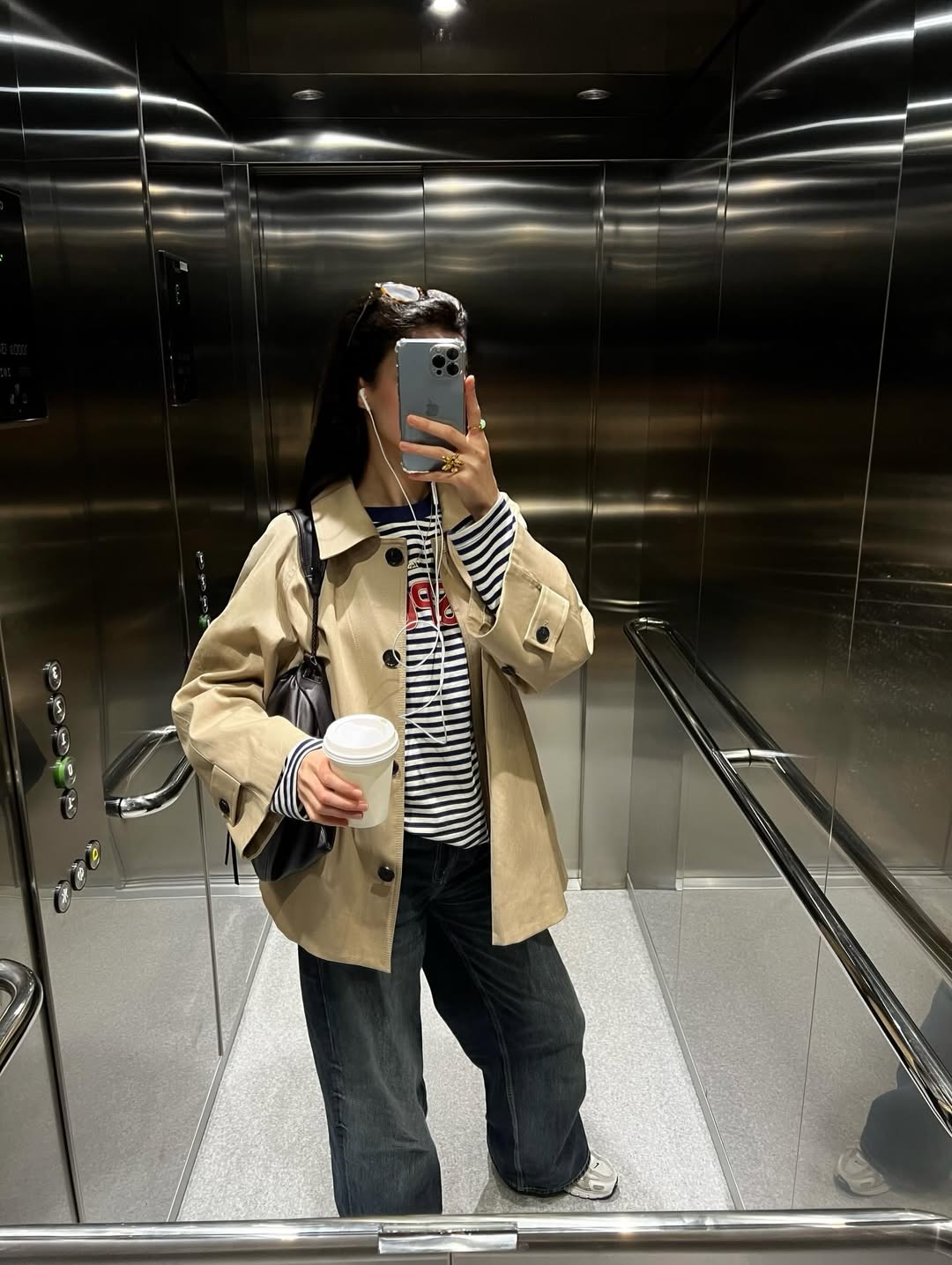 Casual Striped Top With Wide-Leg Jeans