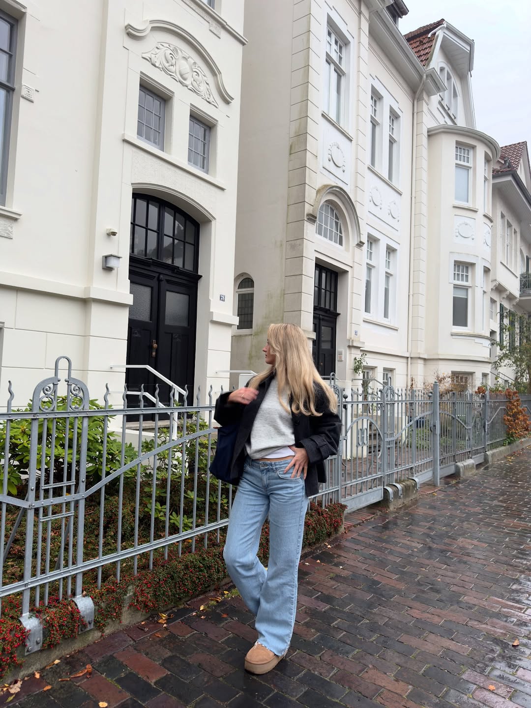 Casual Wide Leg Jeans With Cozy Knit And Blazer