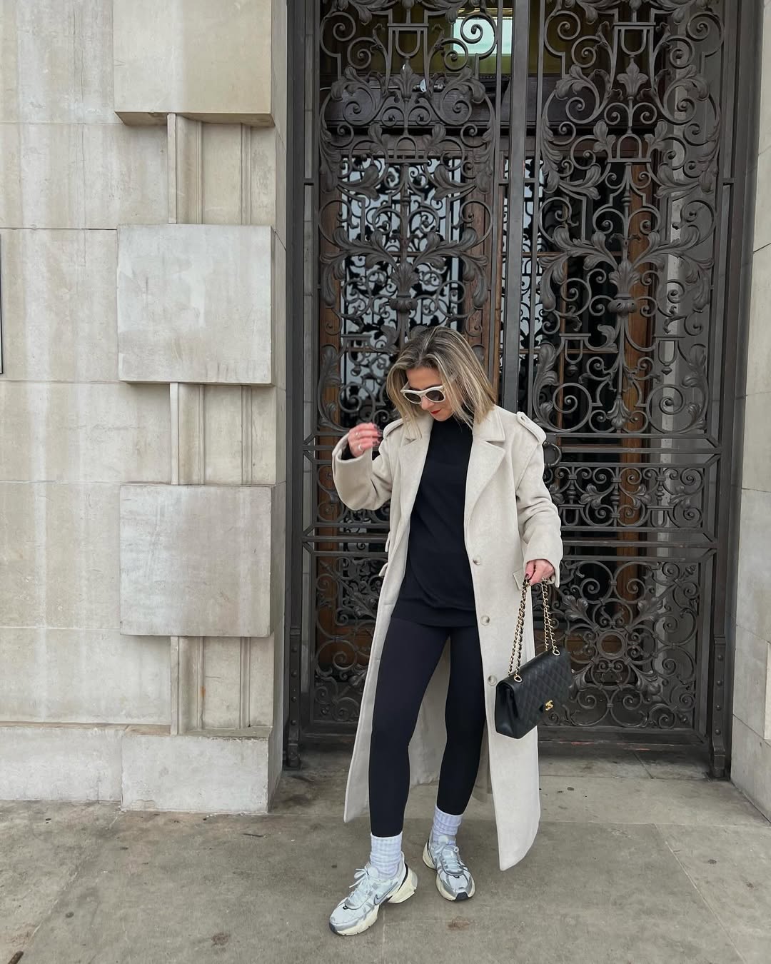 Chic Leggings And Long Coat Street Style Outfit