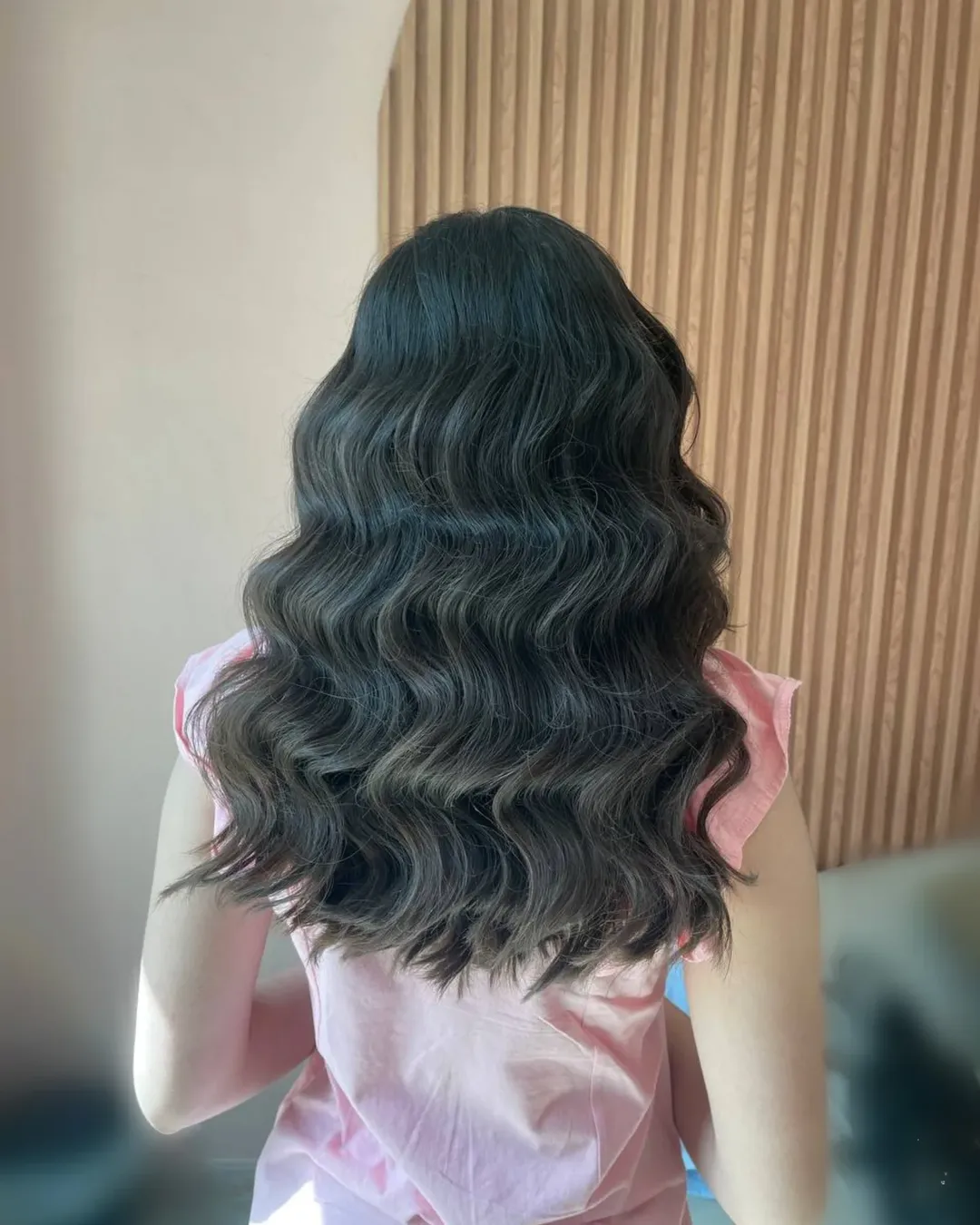 Deep Wavy Hair With Subtle Highlights