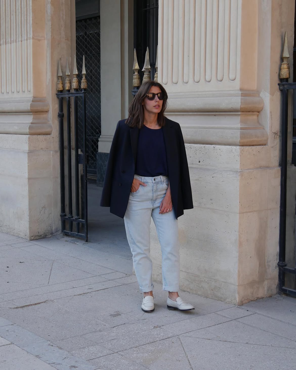 Effortless Navy Blazer And Light Wash Denim Look