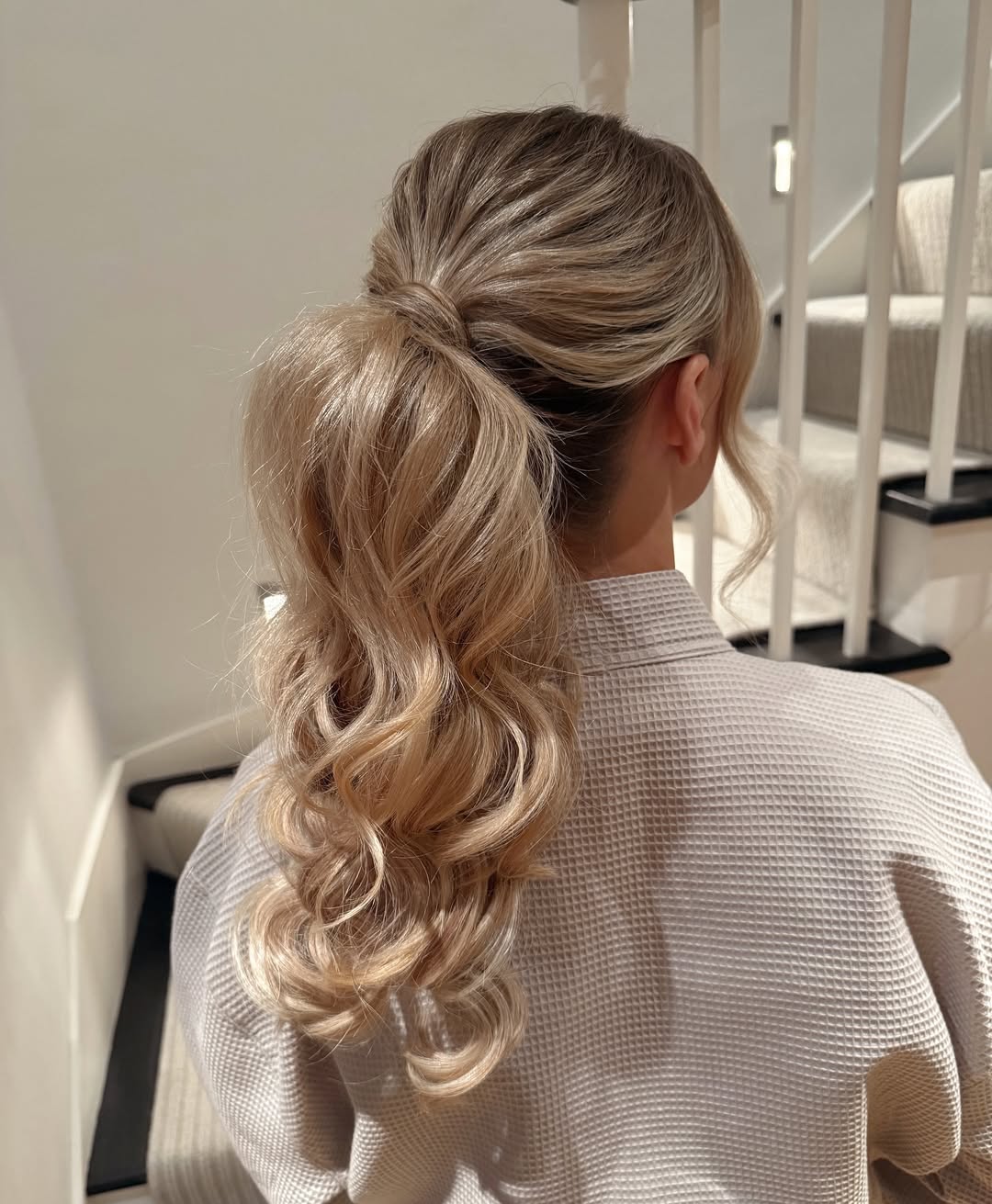Glam Wavy Ponytail Highlighted Blonde